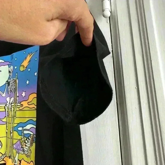 Life of the party. Mushroom graphic tee. Men’s size: M - Picture 3 of 8